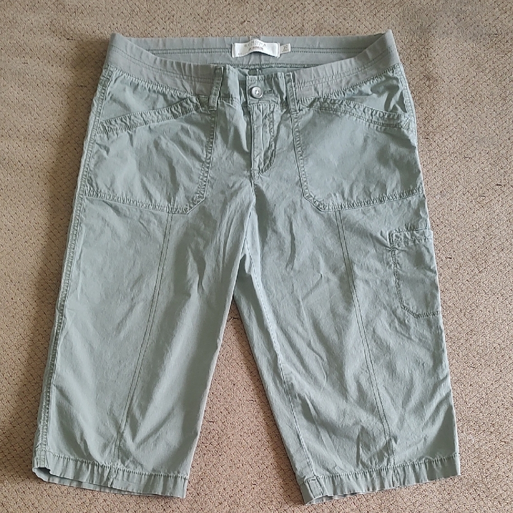 Women's Casual Light Green Bermudas